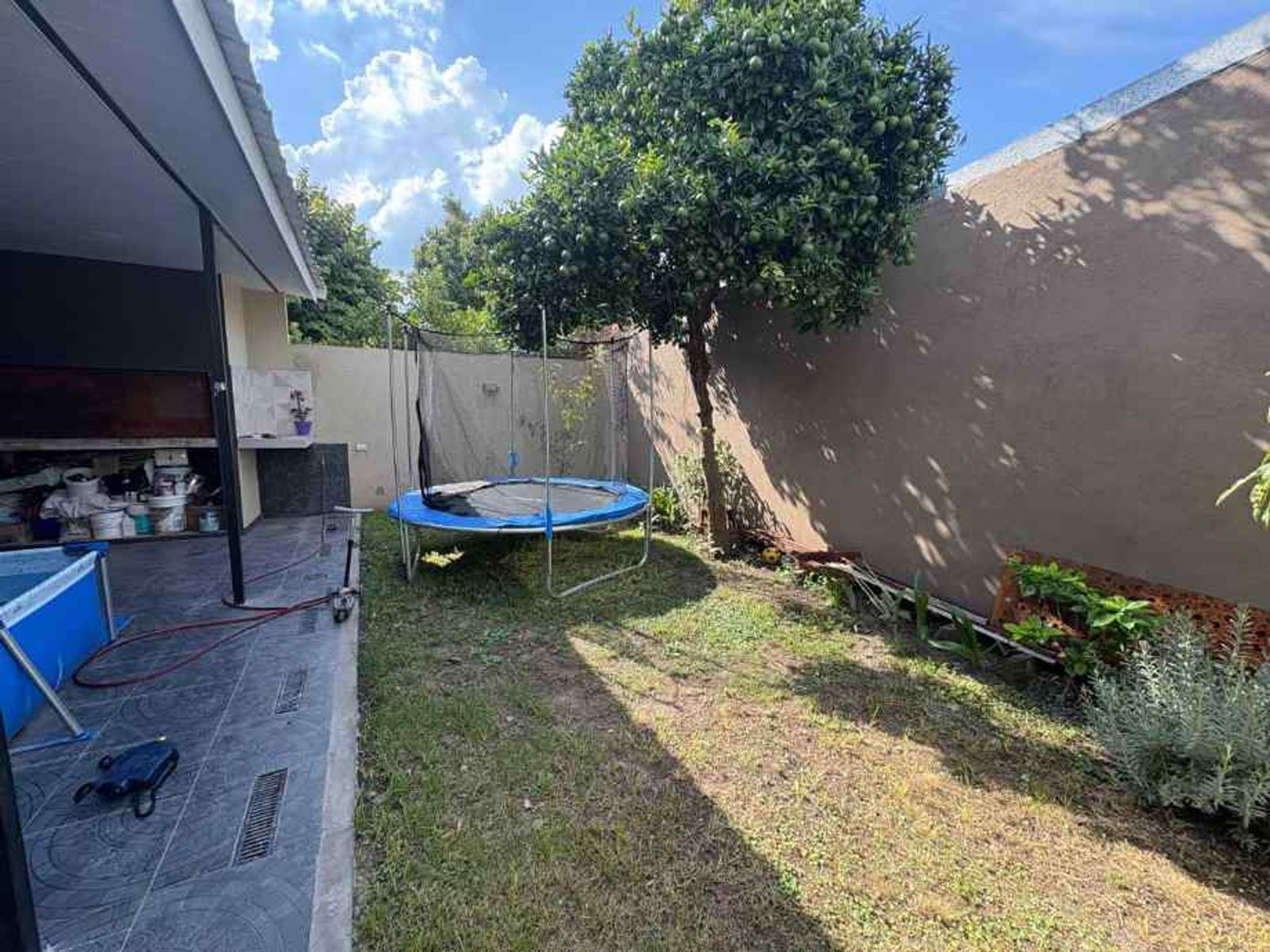 CASA MINIMALISTA DE 5 AMBIENTES EN VENTA - ITUZAINGO NORTE - 25