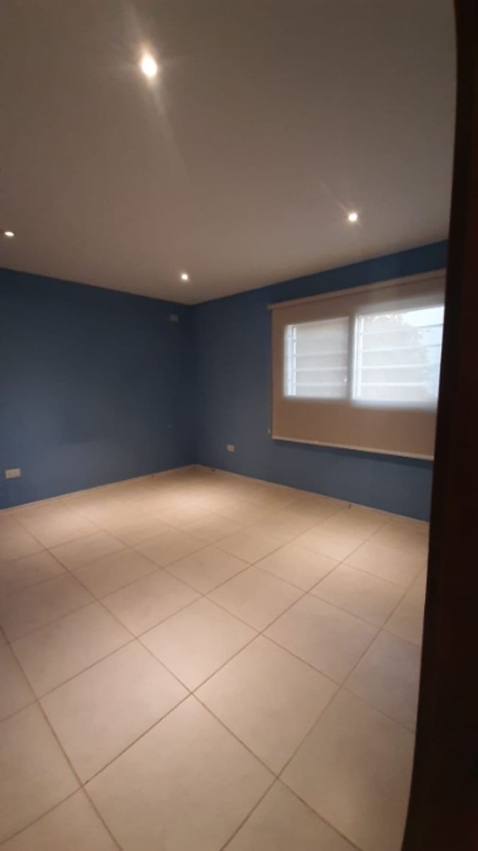 CHALET DE 4 AMBIENTES EN VENTA - ITUZAINGO NORTE - 11