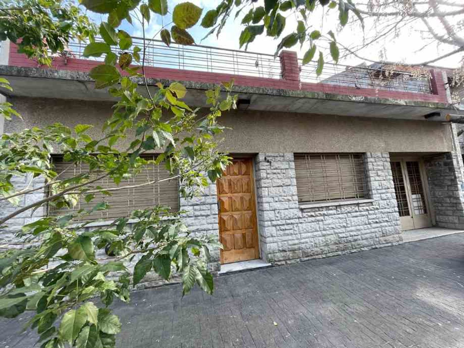 CASA IDEAL 2 FAMILIAS EN VENTA - RAMOS MEJIA SUR - 3