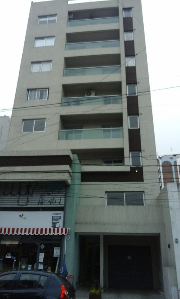 COCHERA CUBIERTA EN VENTA - MORON NORTE - 1