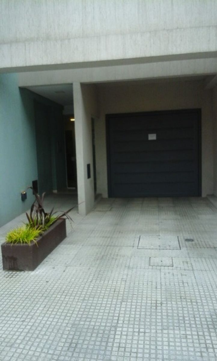 COCHERA CUBIERTA EN VENTA - MORON NORTE - 3
