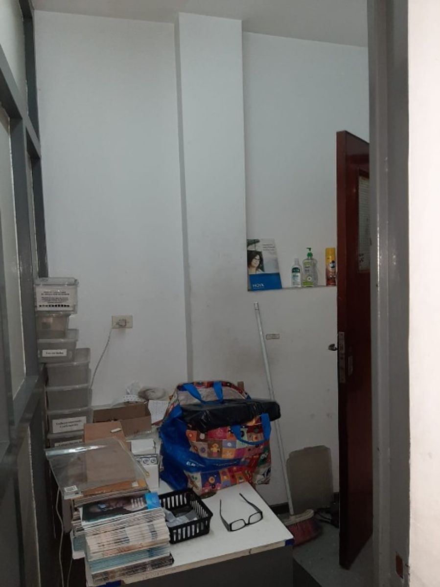 OFICINA EN GALERIA CENTRO EN VENTA - MORON CENTRO - 6