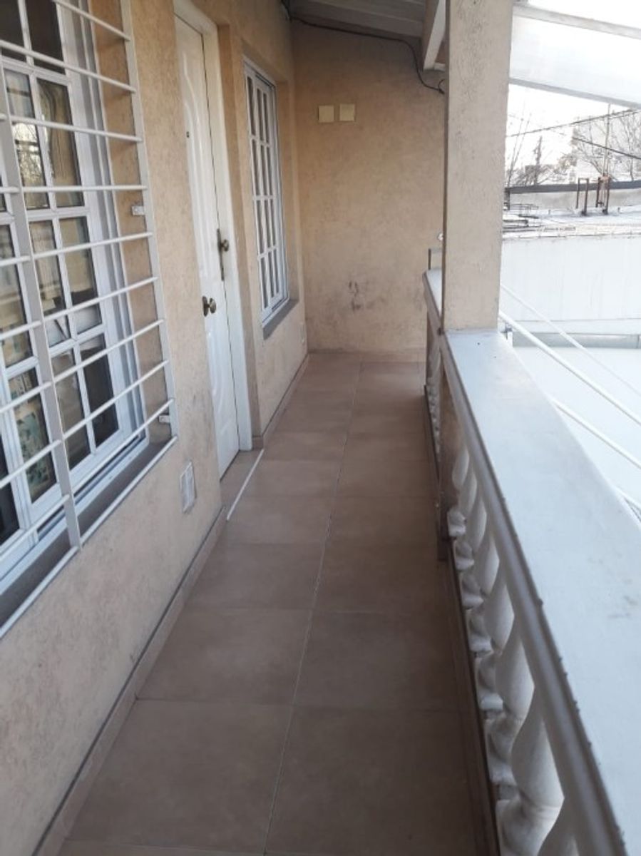 DEPARTAMENTO DE 2 AMBIENTES CON ENTREPISO - 5