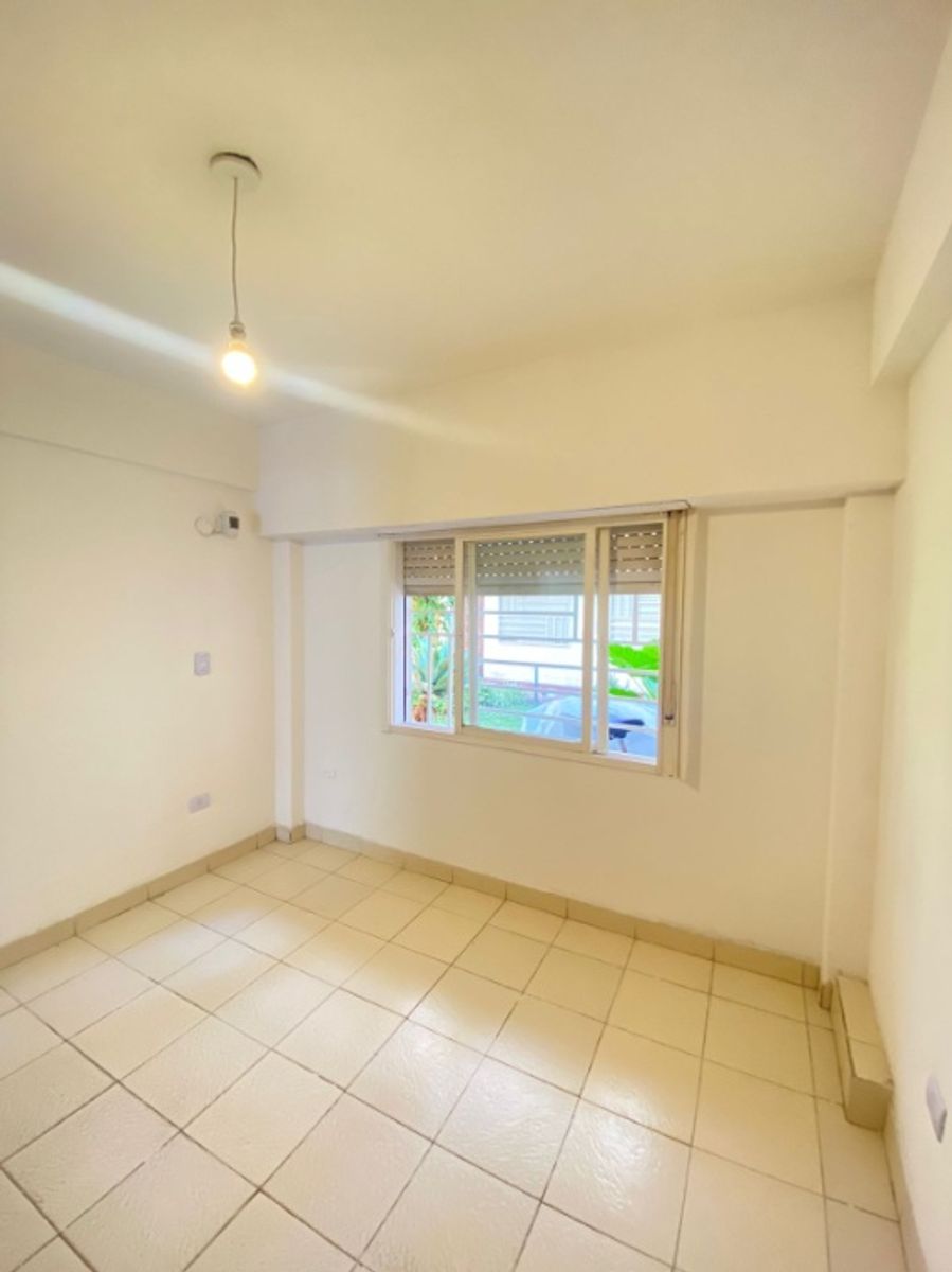 DEPARTAMENTO DE 3 AMBIENTES AL FRENTE - 11