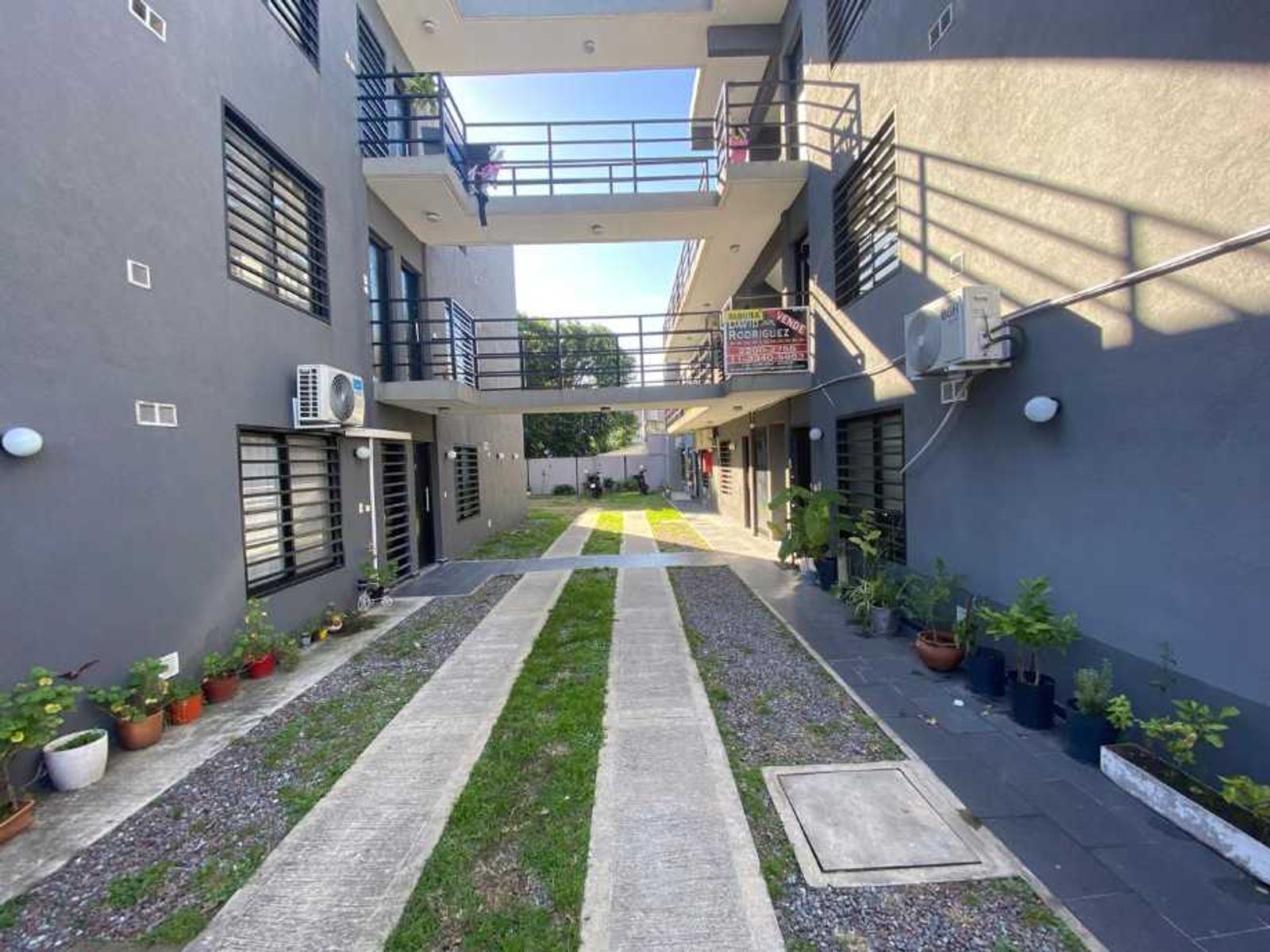 DEPARTAMENTO DE 2 AMBIENTES EN VENTA - MORON SUR - 3