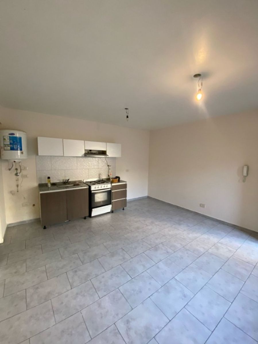 DEPARTAMENTO DE 2 AMBIENTES EN VENTA - MORON SUR - 8