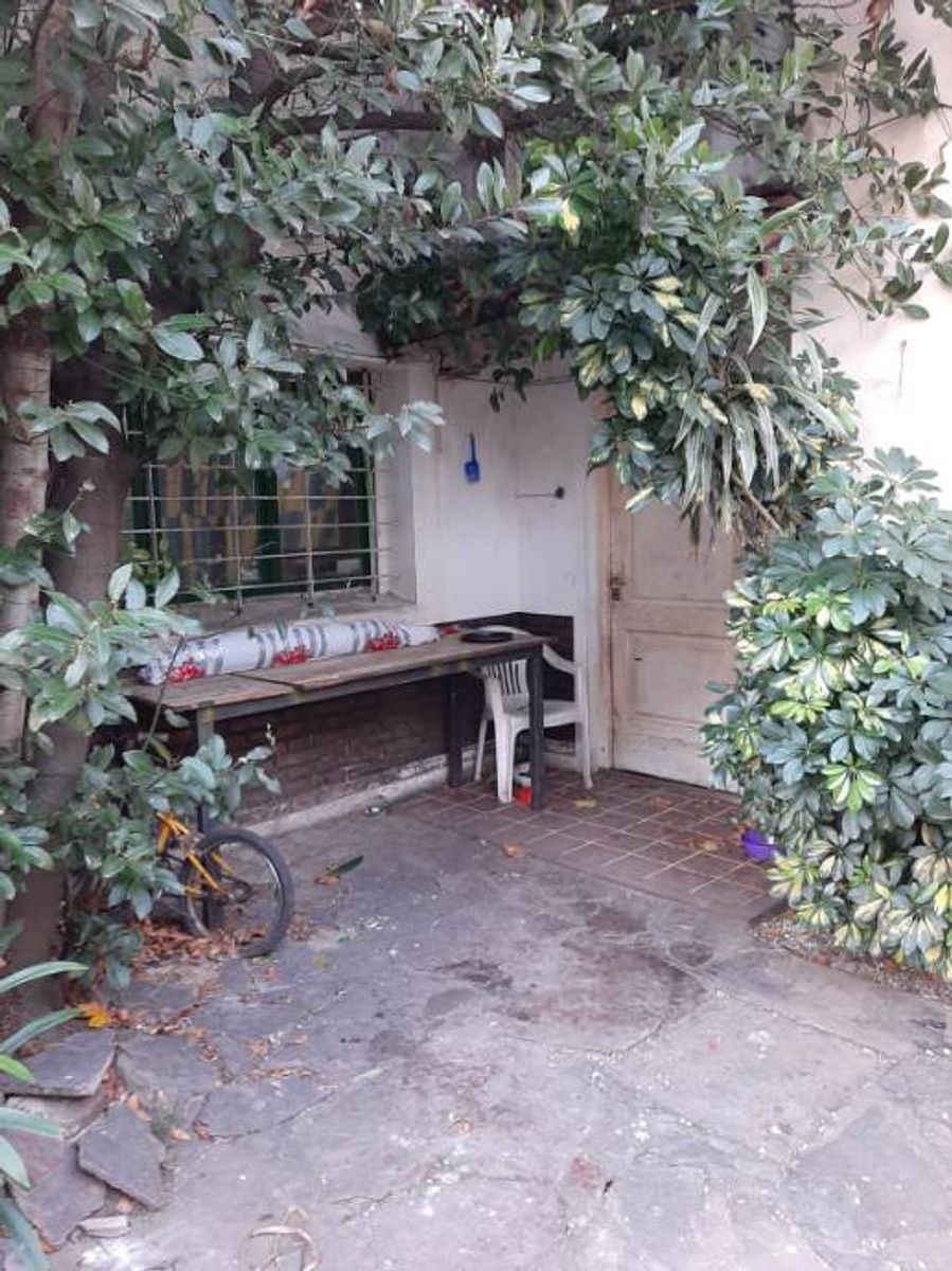 CASA PH DE 3 AMBIENTES EN VENTA - MORON CENTRO - 1