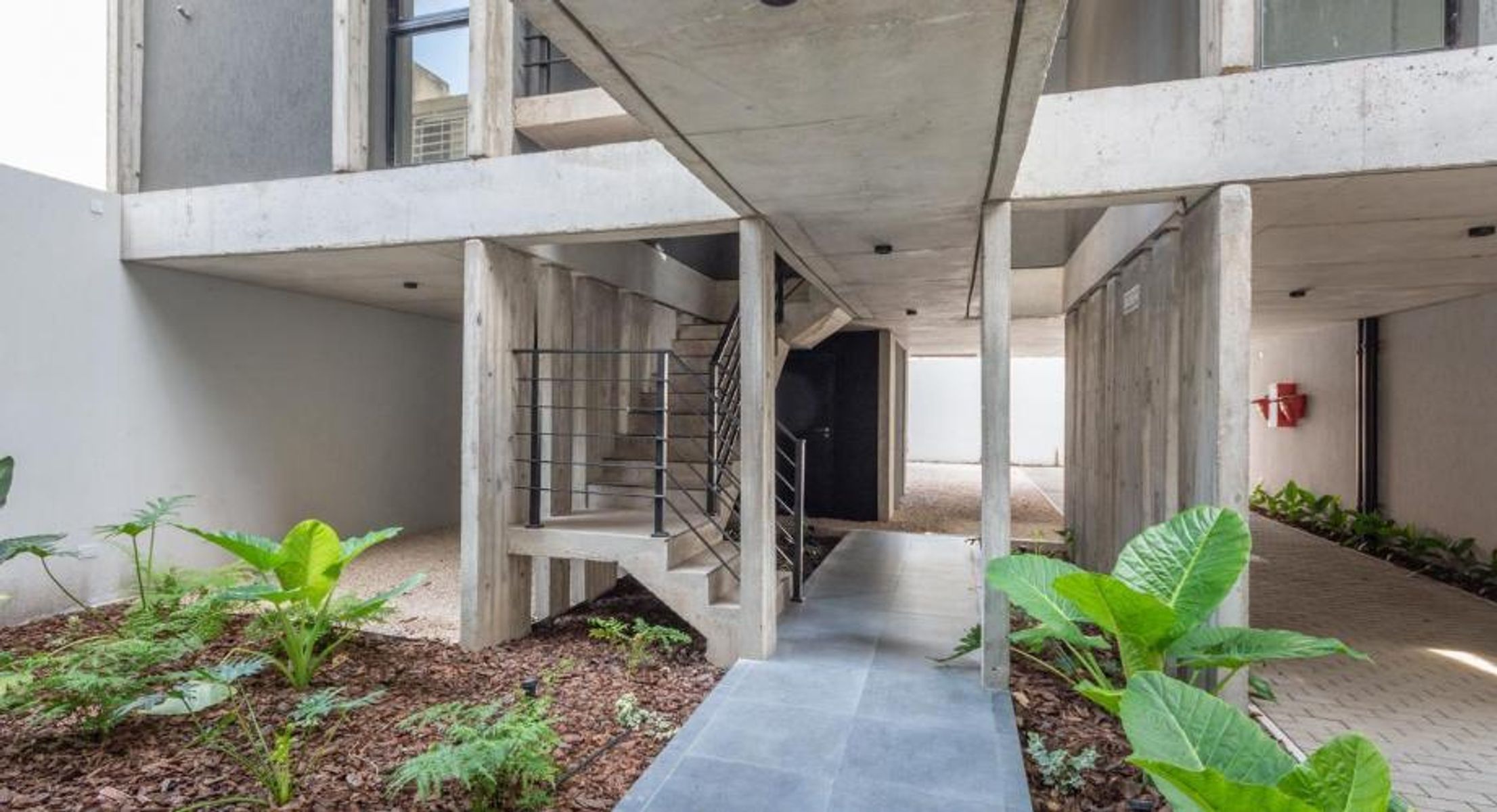 DEPARTAMENTO DE 2 AMBIENTES A ESTRENAR EN VENTA - MORON CENTRO - 3