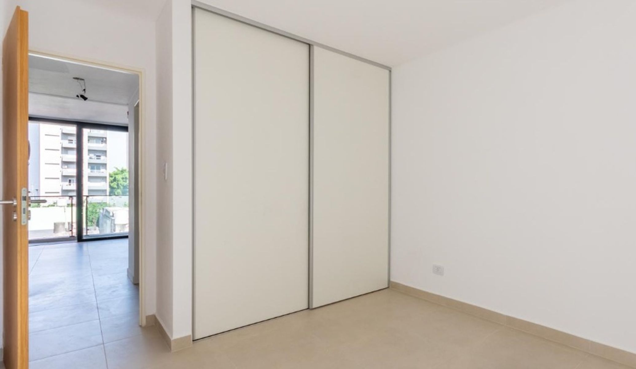 DEPARTAMENTO DE 2 AMBIENTES A ESTRENAR EN VENTA - MORON CENTRO - 11
