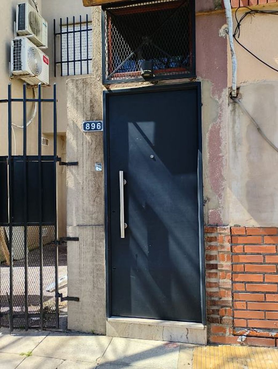 CASA PH DE 3 AMBIENTES EN VENTA - MORON NORTE - 2