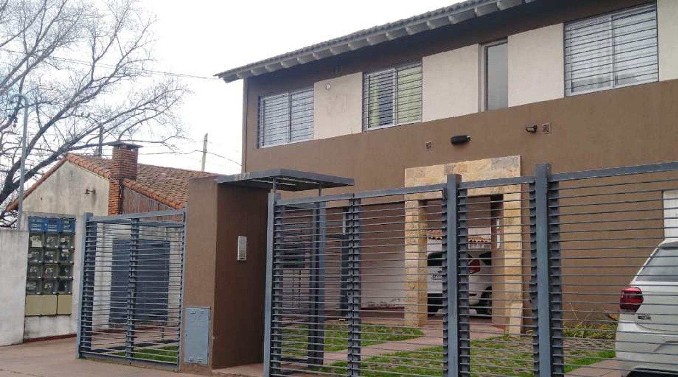 DEPARTAMENTO DE 2 AMBIENTES EN PLANTA BAJA EN VENTA - CASTELAR NORTE - 1