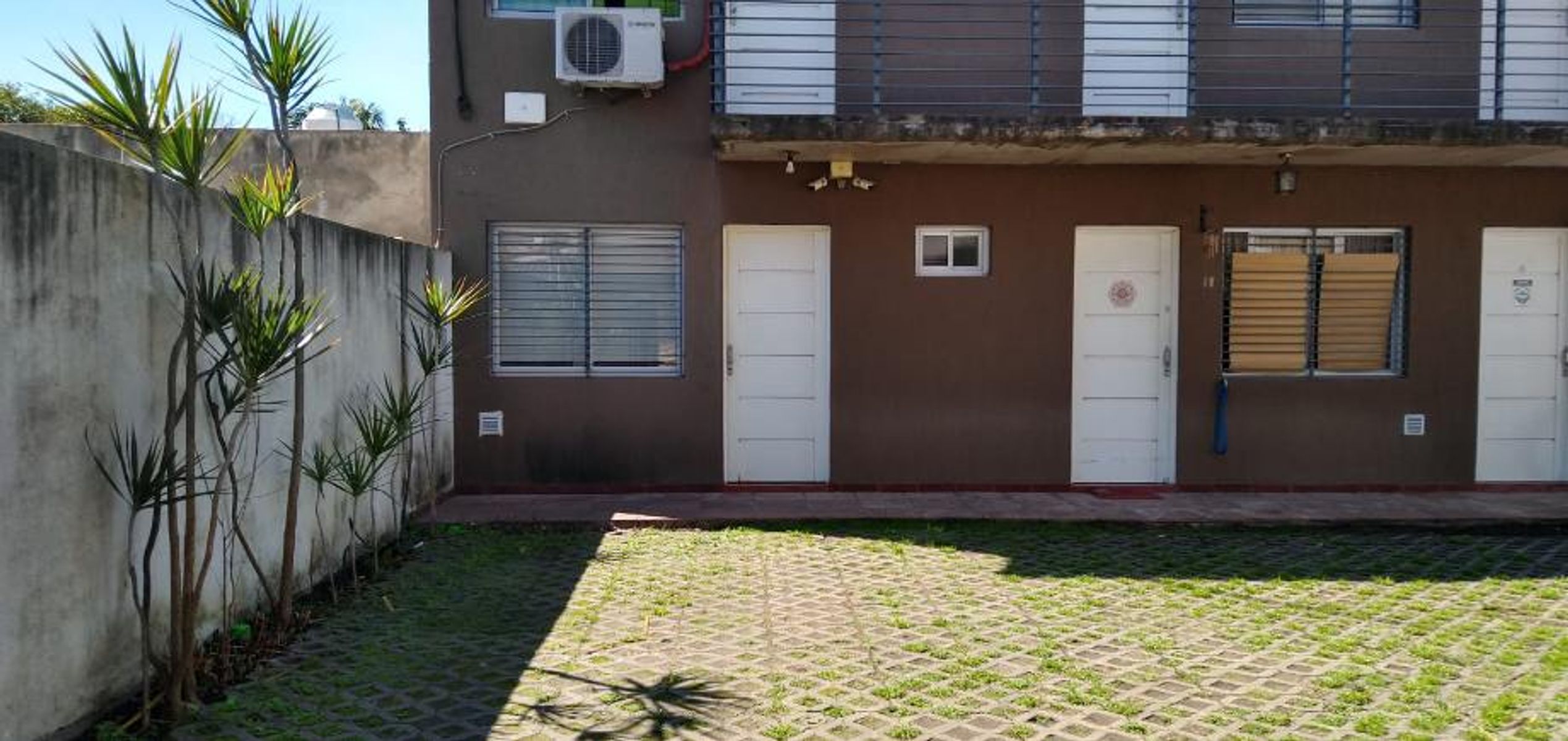 DEPARTAMENTO DE 2 AMBIENTES EN PLANTA BAJA EN VENTA - CASTELAR NORTE - 3