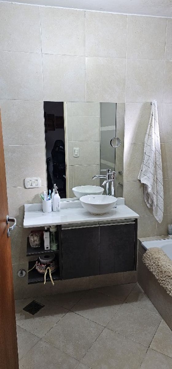 DEPARTAMENTO DE 2 AMBIENTES EN PLANTA BAJA EN VENTA - CASTELAR NORTE - 15