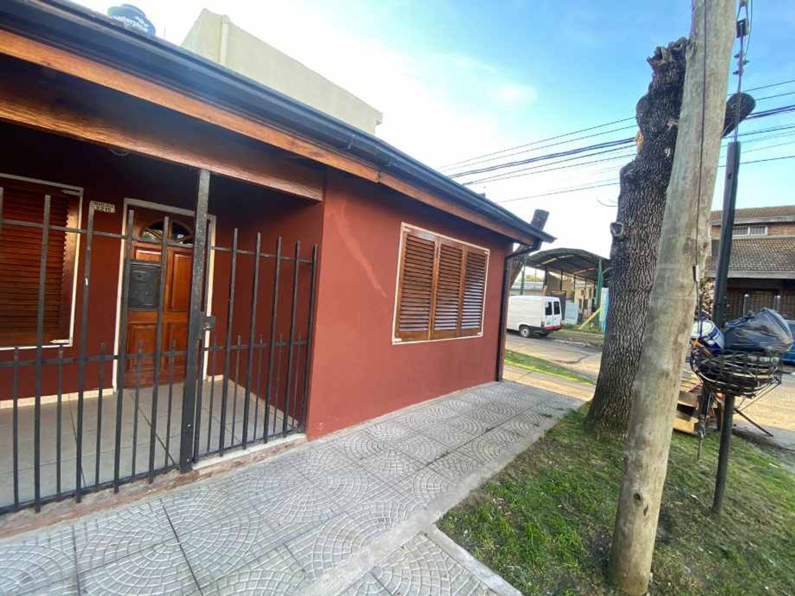 DEPARTAMENTO DE 3 AMBIENTES EN PLANTA BAJA - CASTELAR NORTE - 3