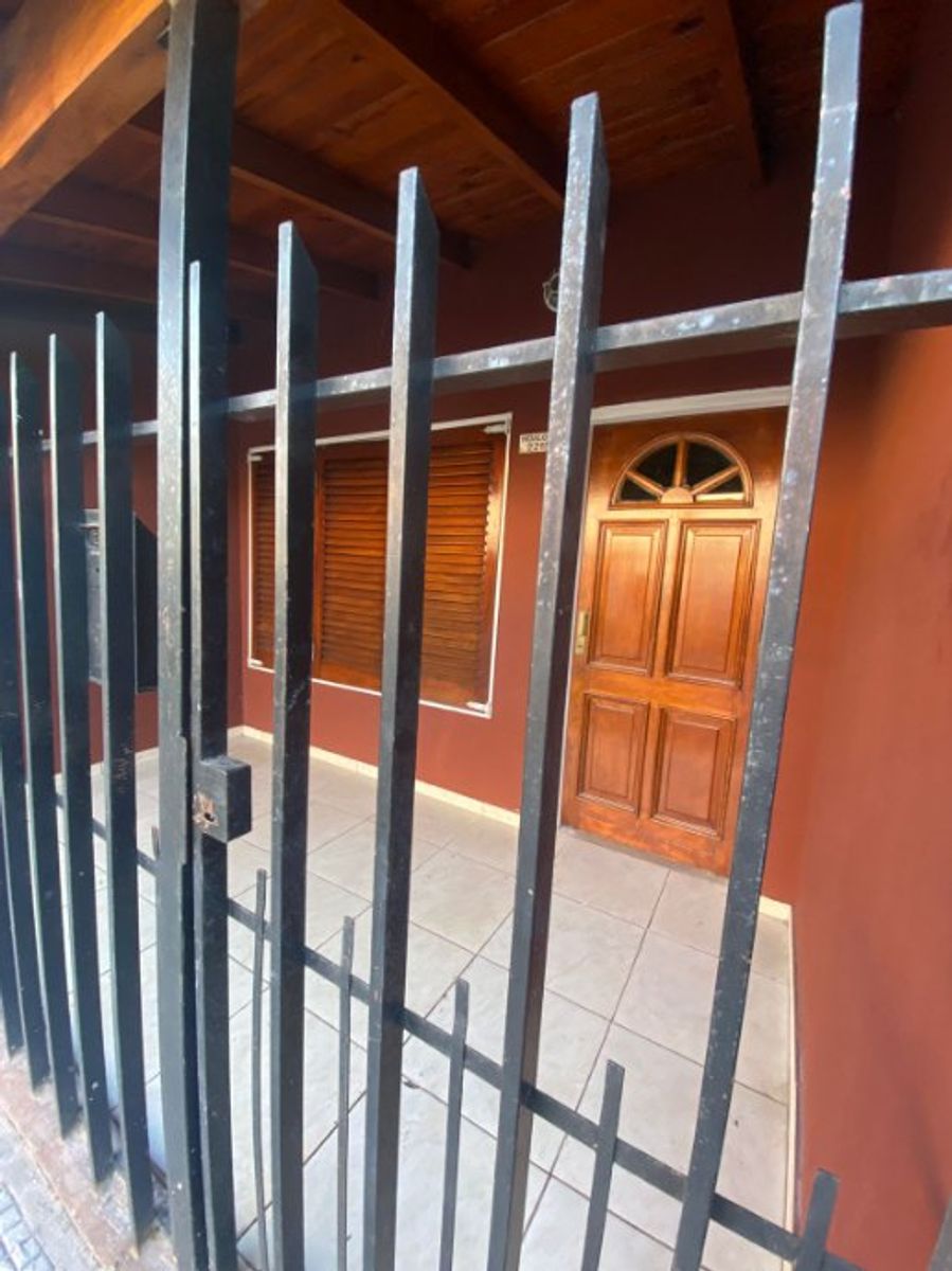 DEPARTAMENTO DE 3 AMBIENTES EN PLANTA BAJA - CASTELAR NORTE - 5