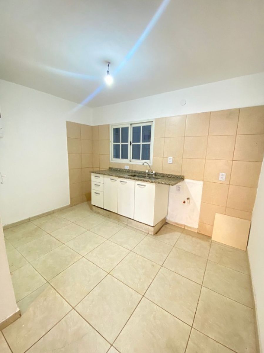 DEPARTAMENTO DE 3 AMBIENTES EN PLANTA BAJA - CASTELAR NORTE - 9