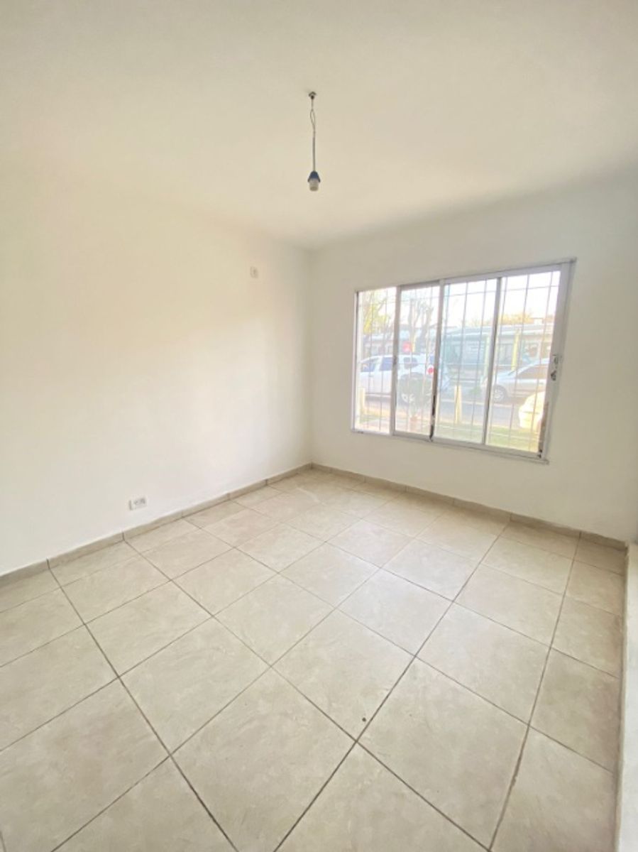 DEPARTAMENTO DE 3 AMBIENTES EN PLANTA BAJA - CASTELAR NORTE - 13
