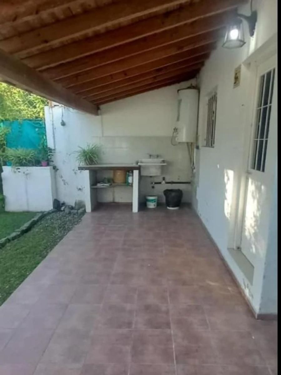 TRIPLEX DE 4 AMBIENTES EN VENTA - PASO DEL REY - 8