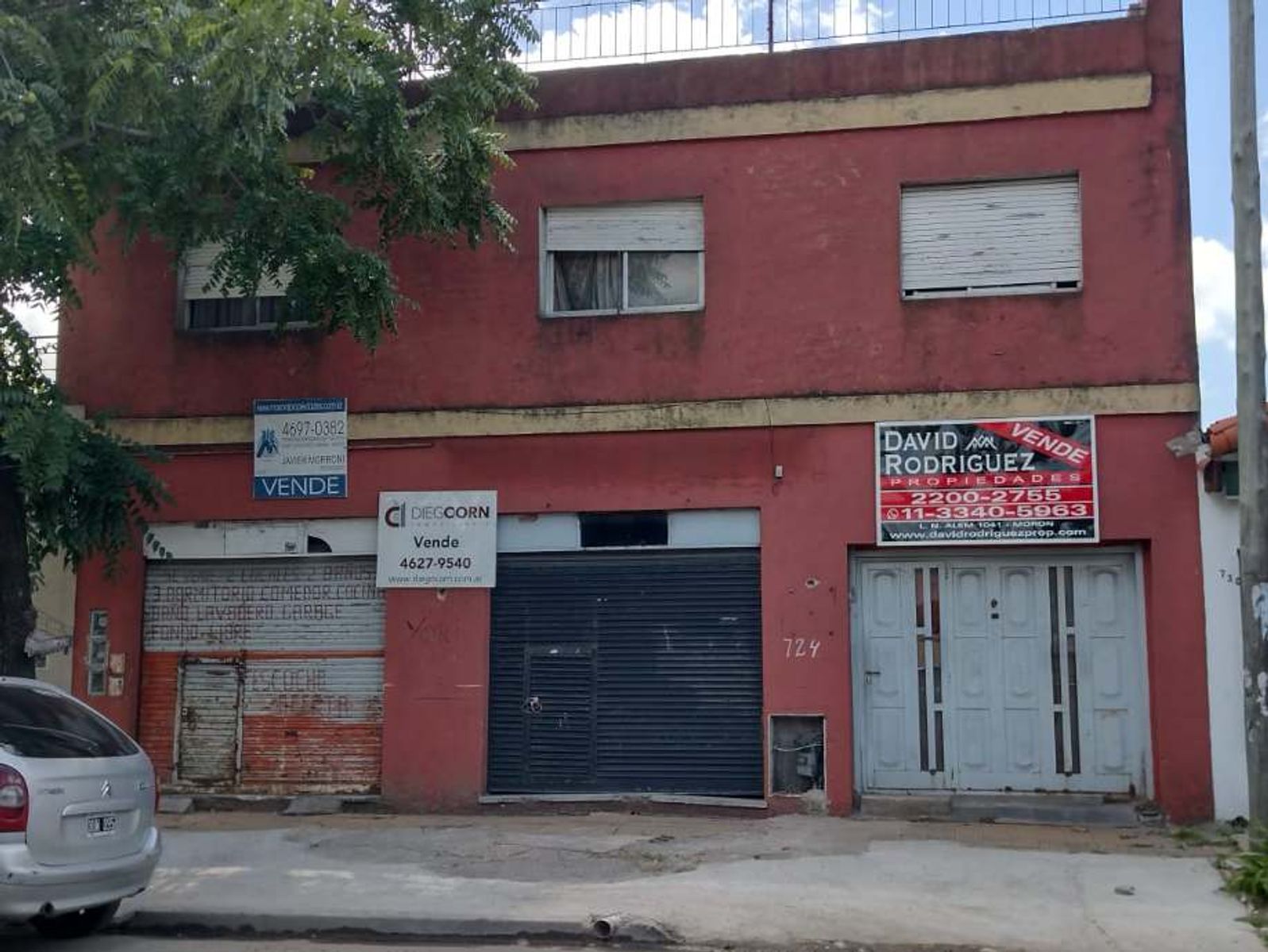 CASA DOS PLANTA DE 4 AMBIENTES - MORON SUR - 2