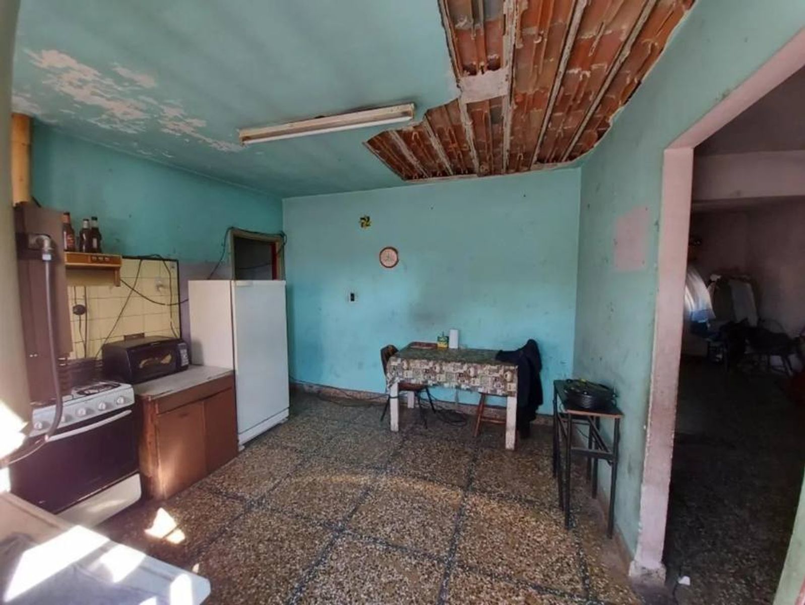 CASA DOS PLANTA DE 4 AMBIENTES - MORON SUR - 3