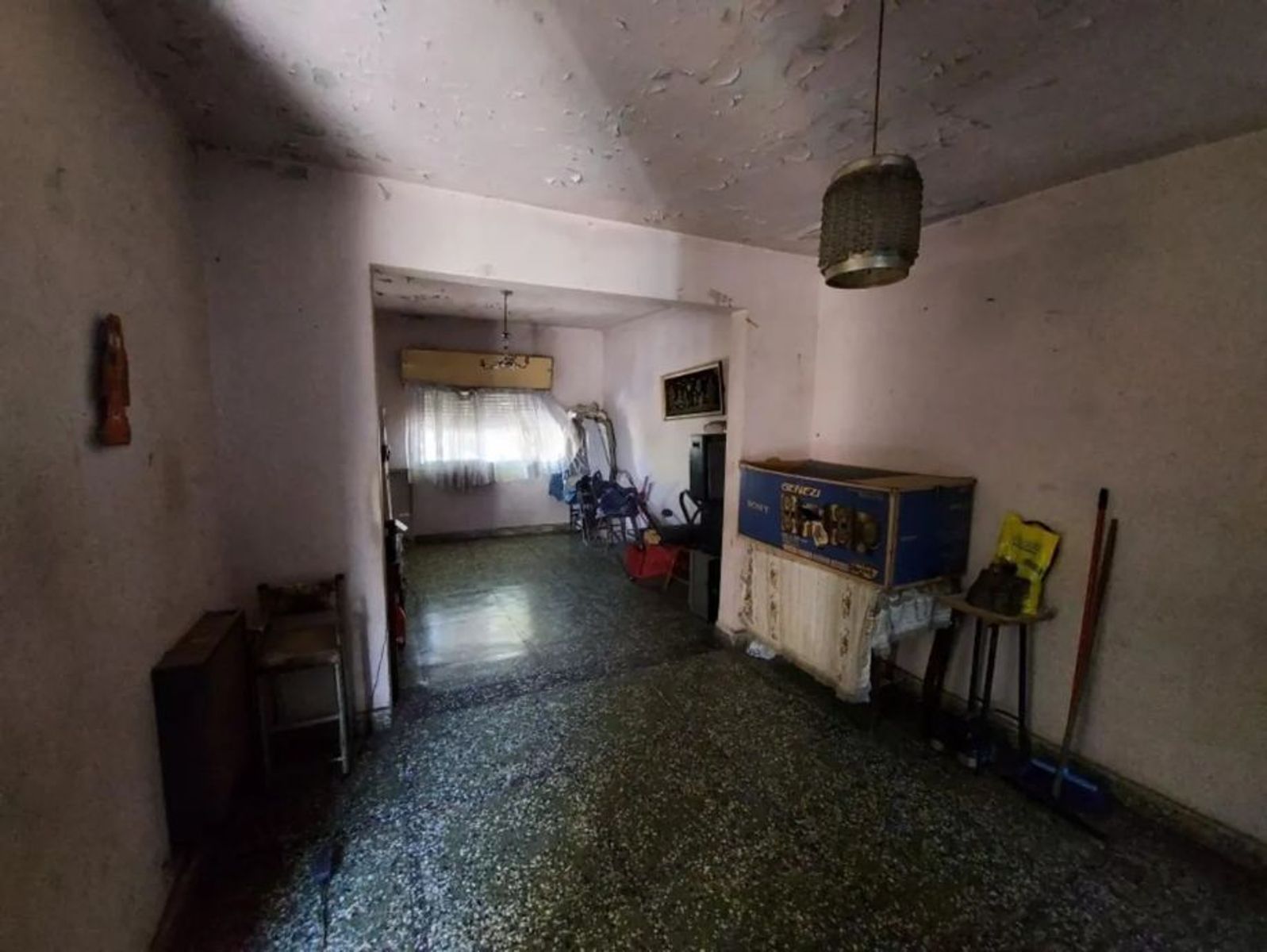 CASA DOS PLANTA DE 4 AMBIENTES - MORON SUR - 4