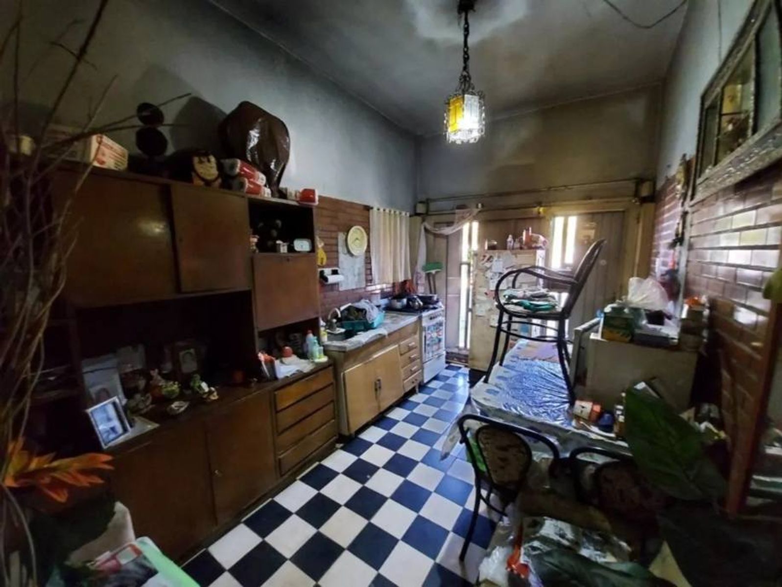 CASA DOS PLANTA DE 4 AMBIENTES - MORON SUR - 6