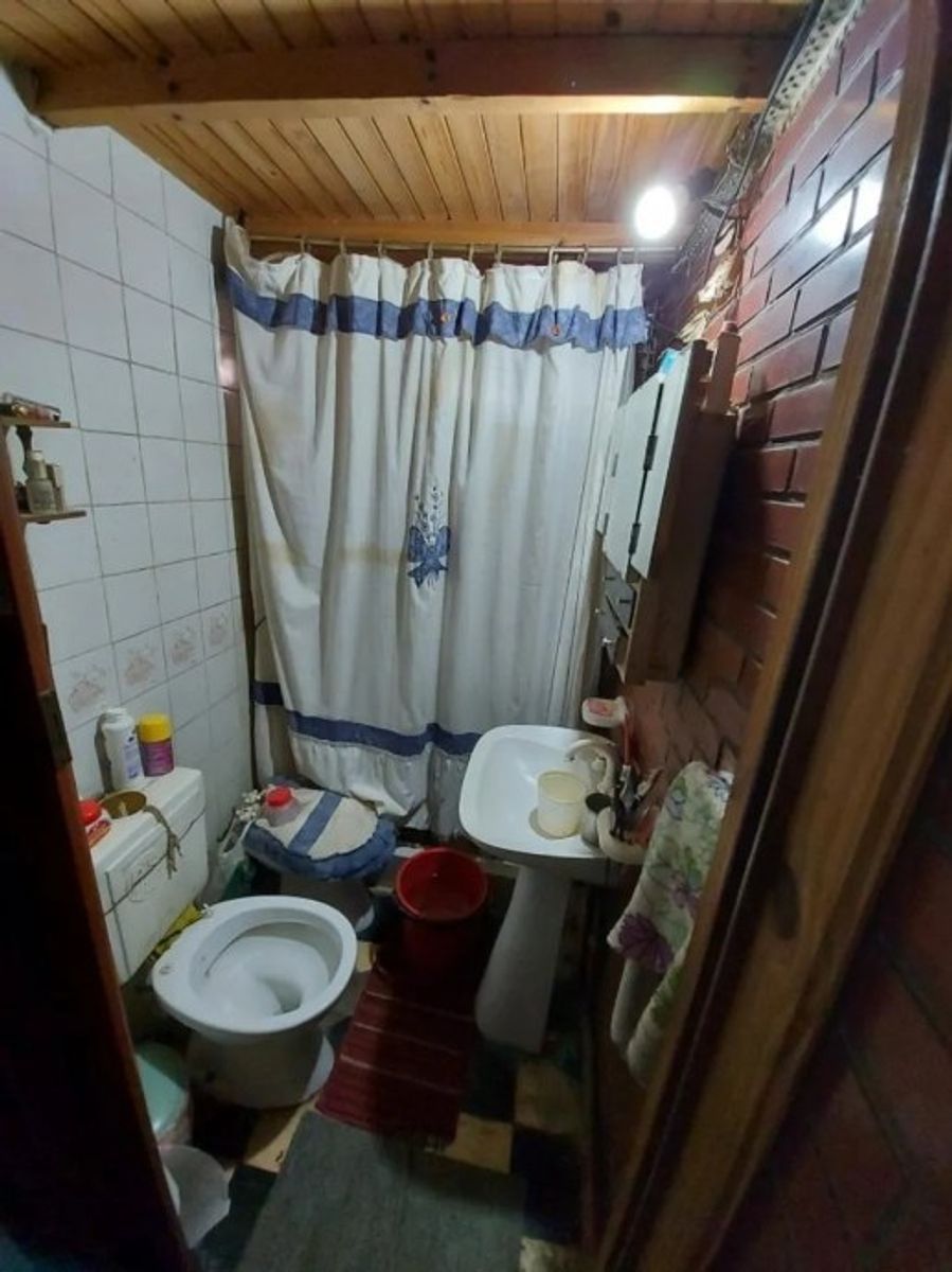CASA DOS PLANTA DE 4 AMBIENTES - MORON SUR - 8
