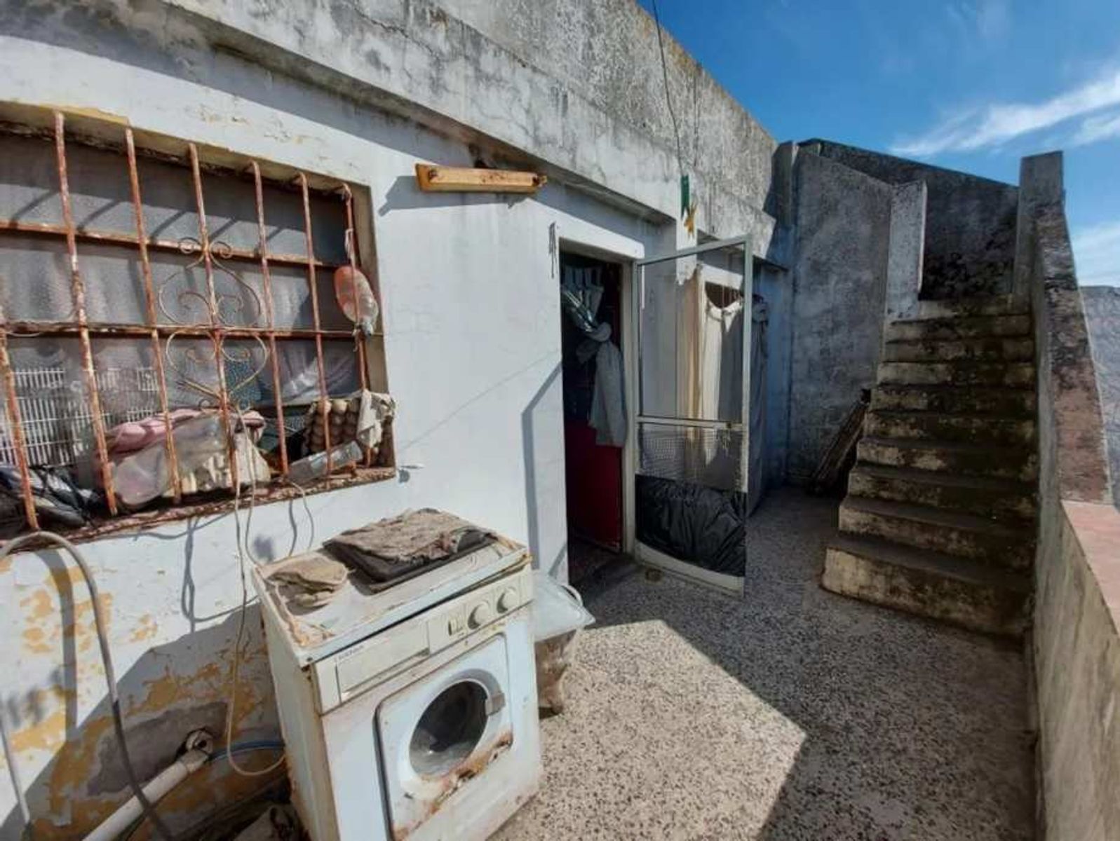 CASA DOS PLANTA DE 4 AMBIENTES - MORON SUR - 10