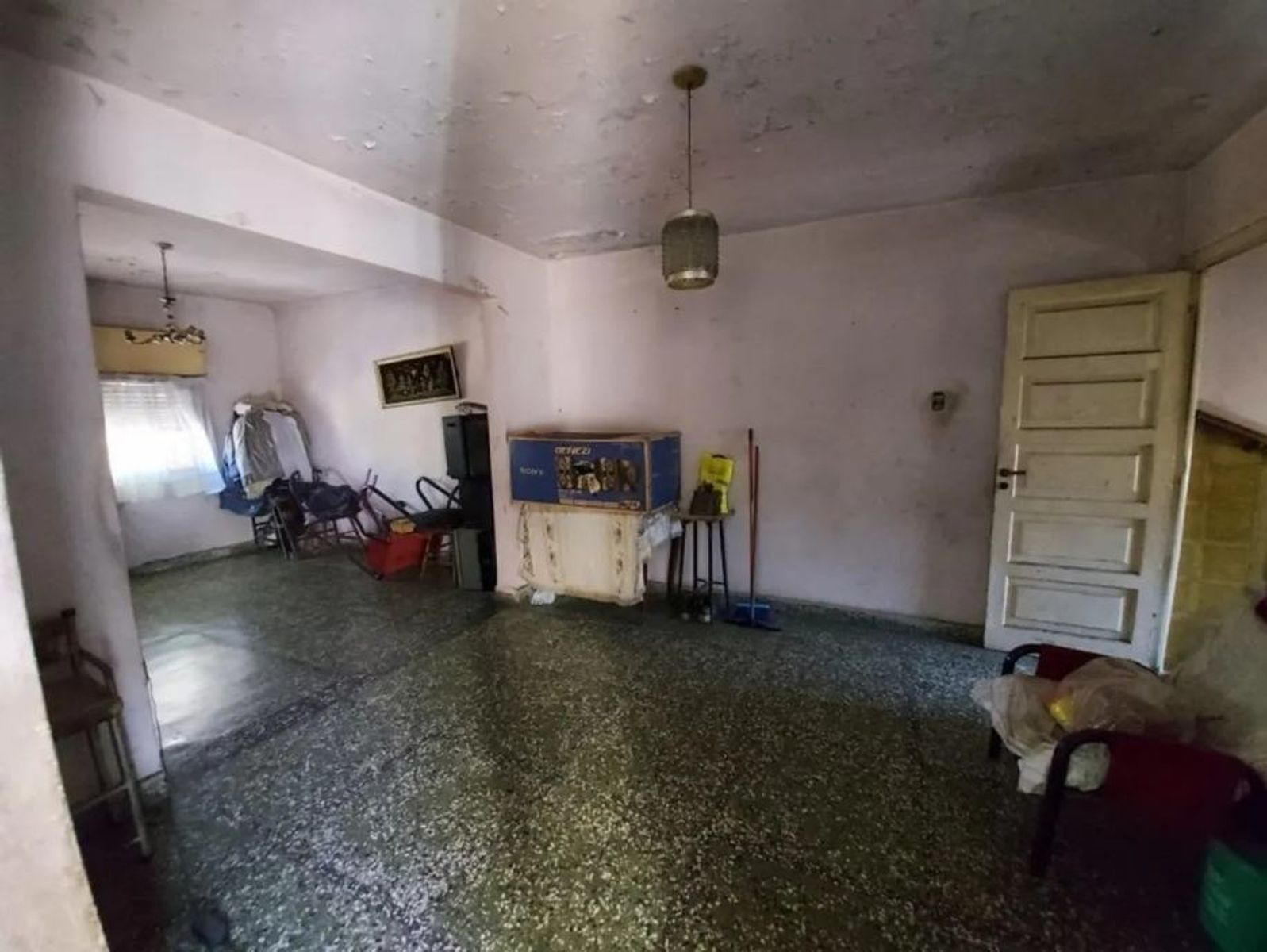 CASA DOS PLANTA DE 4 AMBIENTES - MORON SUR - 15