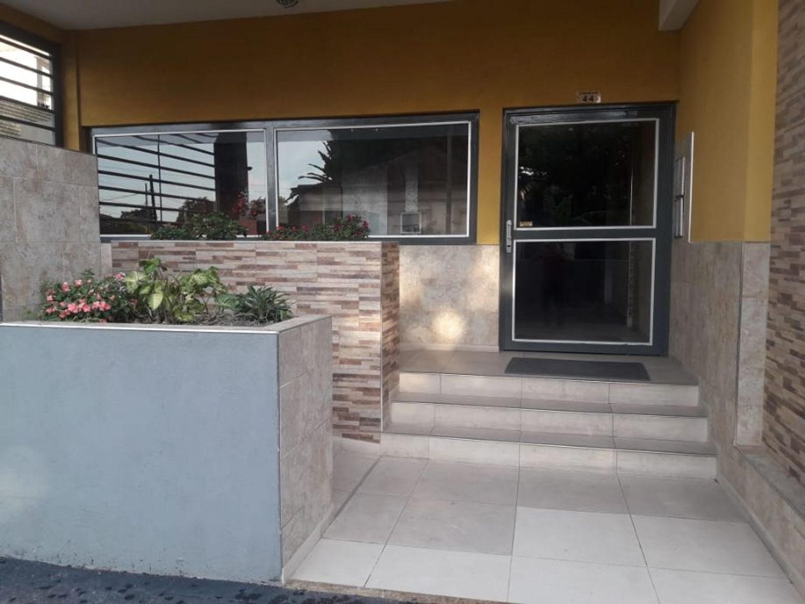 DEPARTAMENTO DE 2 AMBIENTES EN VENTA - MORON - 2