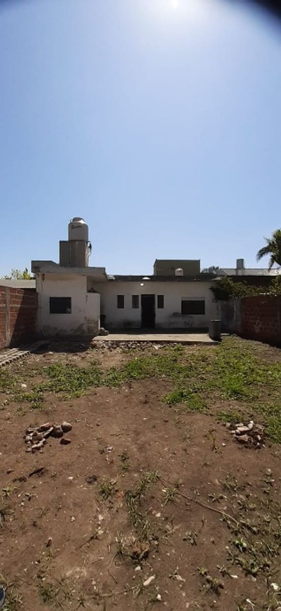 CASA AMERICANA A REFFACIONAR EN VENTA - ITUZAINGO NORTE - 1