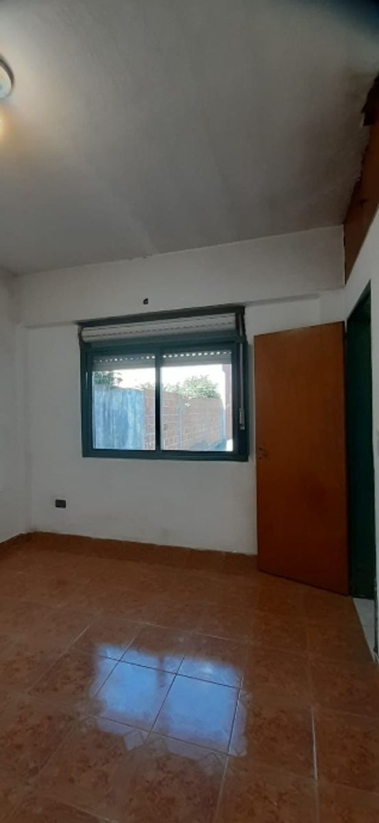 CASA AMERICANA A REFFACIONAR EN VENTA - ITUZAINGO NORTE - 5