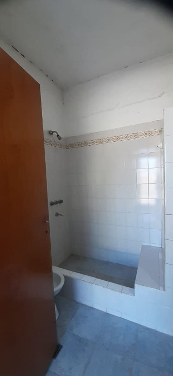 CASA AMERICANA A REFFACIONAR EN VENTA - ITUZAINGO NORTE - 6
