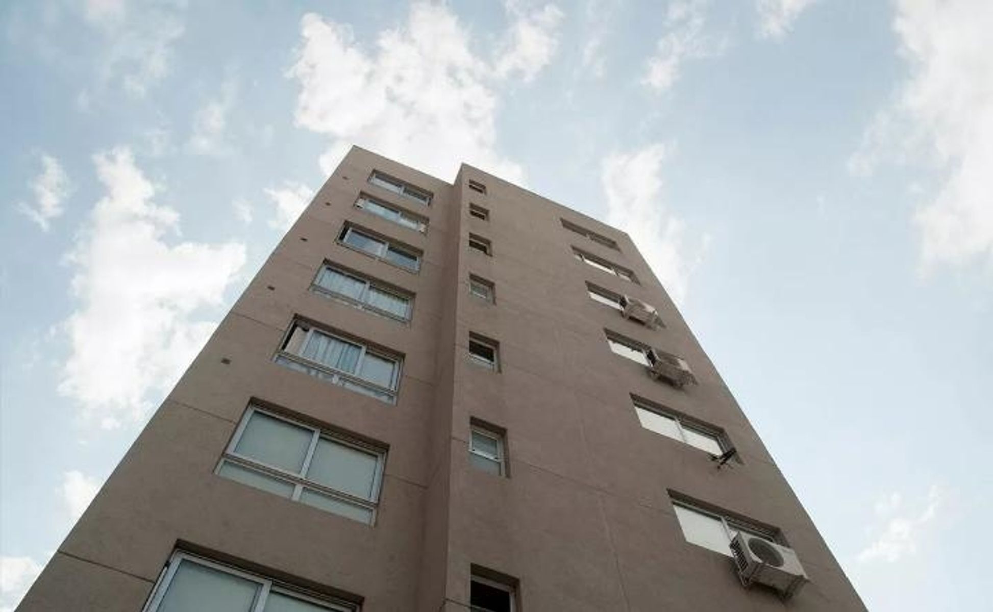 MONOAMBIENTE AL FRENTE EN VENTA - CASTELAR NORTE - 1