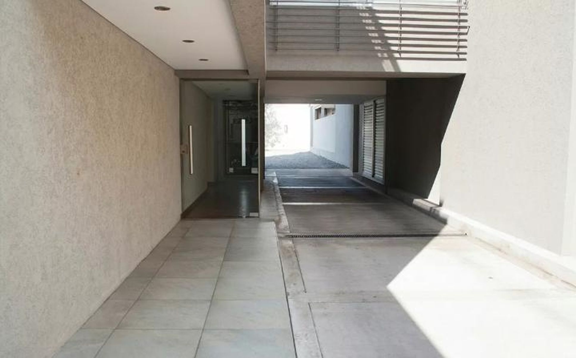 MONOAMBIENTE AL FRENTE EN VENTA - CASTELAR NORTE - 10