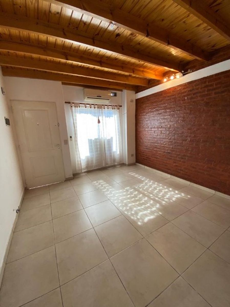 DUPLEX DE 2 AMBIENTES EN VENTA - VILLA SARMIENTO - 2
