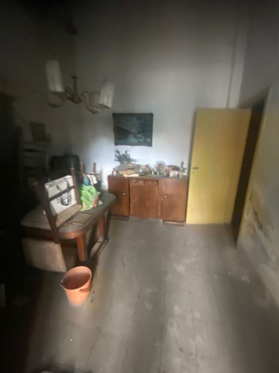 CASA DE 3 AMBIENTES A REFACCIONAR EN VENTA - CASTELAR NORTE - 3