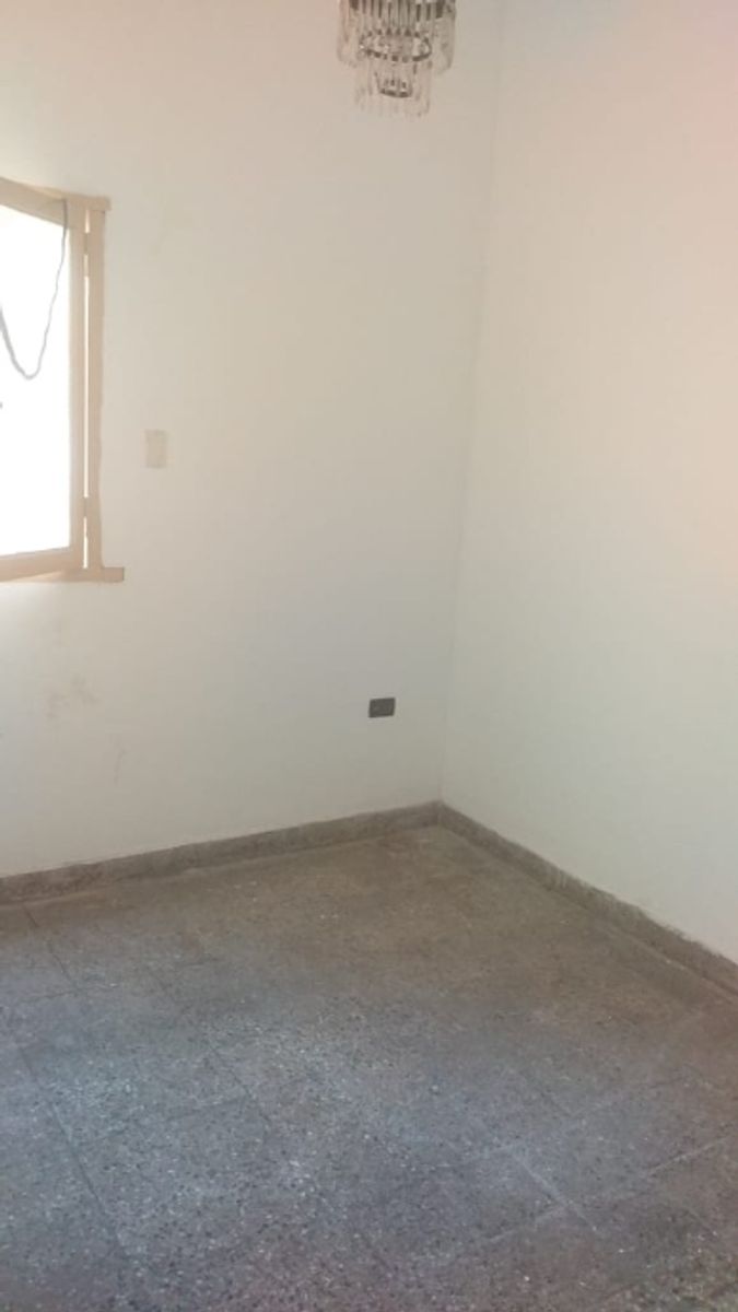 CASA PH DE 3 AMBIENTES EN VENTA - MORON CENTRO - 10