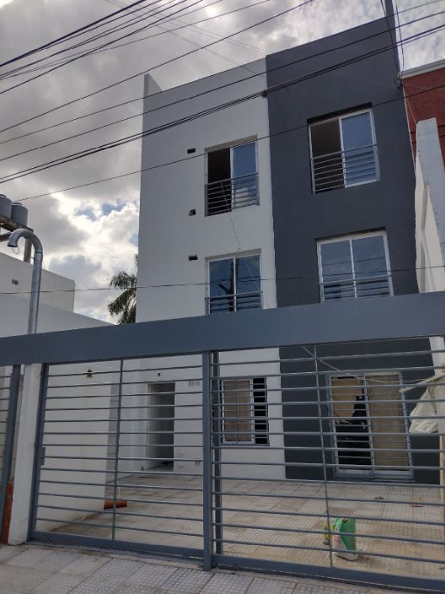 DEPARTAMENTO DE 2 AMBIENTES AL CONTRAFRENTE CON TERRAZA - 2