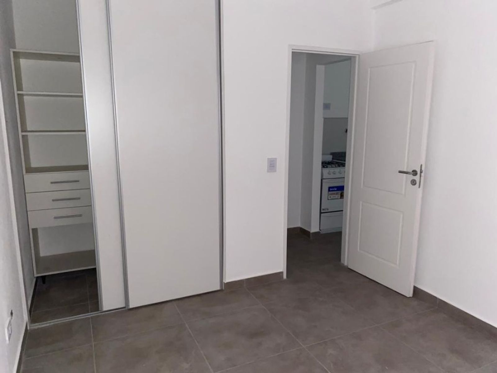 DEPARTAMENTO DE 2 AMBIENTES AL CONTRAFRENTE CON TERRAZA - 3