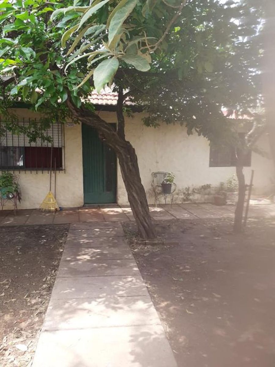 CASA A REFACCIONAR DE 3 AMBIENTES - 1