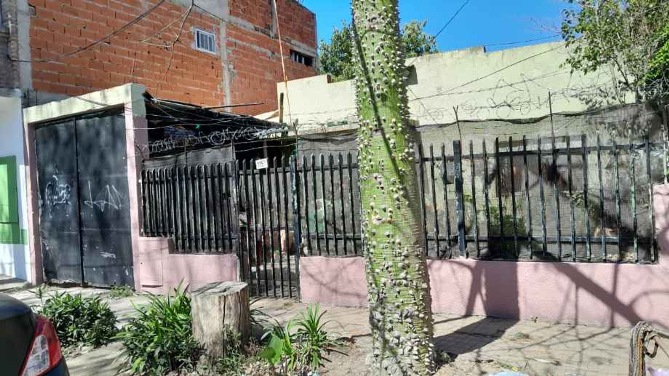 CASA DE 3 AMBIENTES A REFACCIONAR EN VENTA - 2