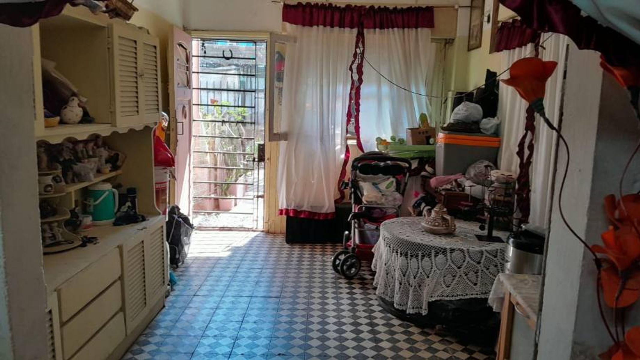 CASA DE 3 AMBIENTES A REFACCIONAR EN VENTA - 4