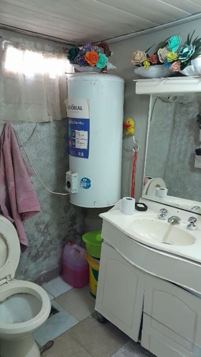 CASA DE 3 AMBIENTES A REFACCIONAR EN VENTA - 10