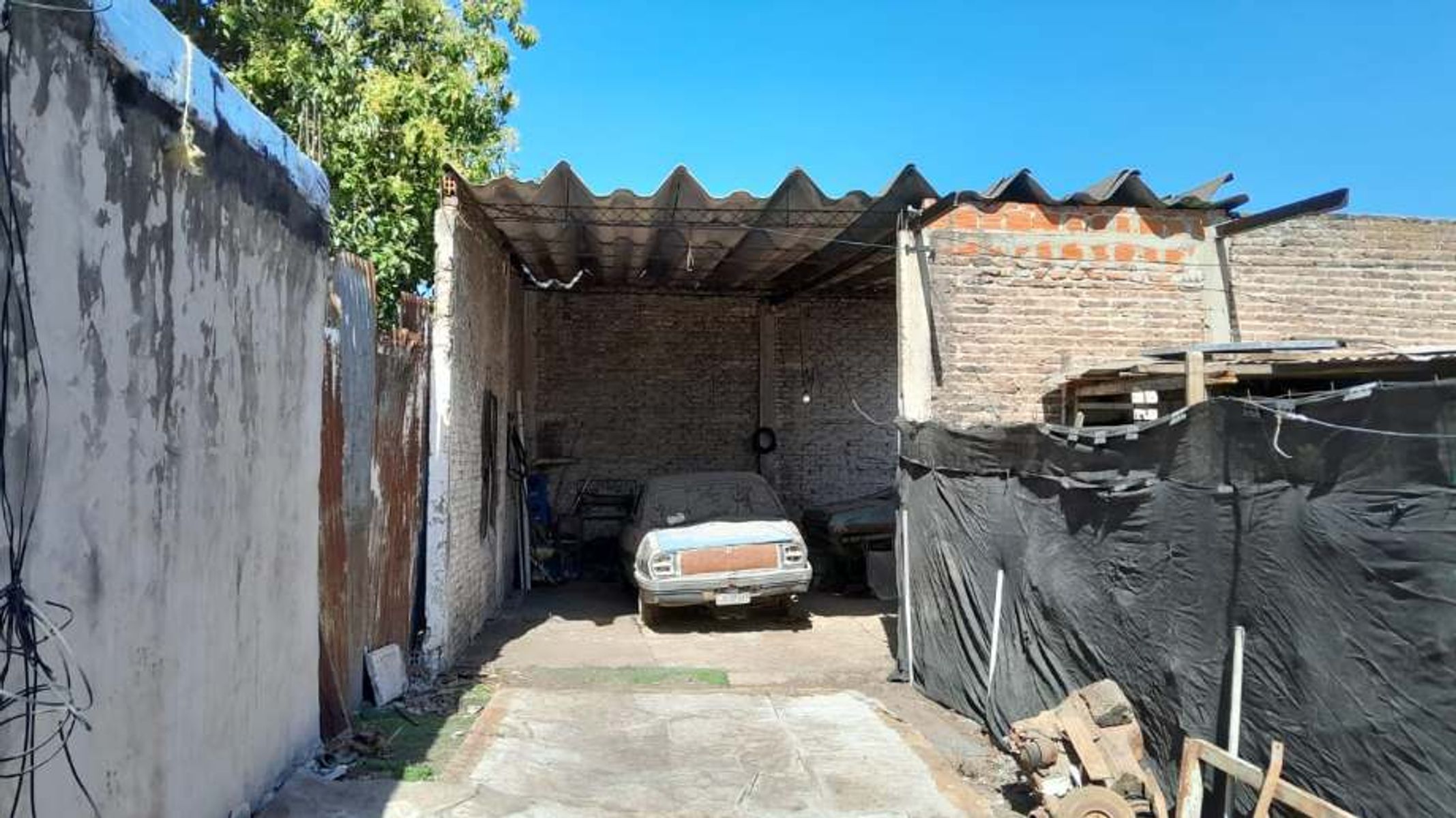 CASA DE 3 AMBIENTES A REFACCIONAR EN VENTA - 15