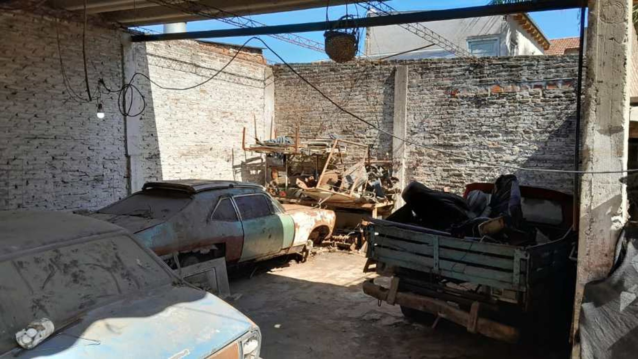 CASA DE 3 AMBIENTES A REFACCIONAR EN VENTA - 17