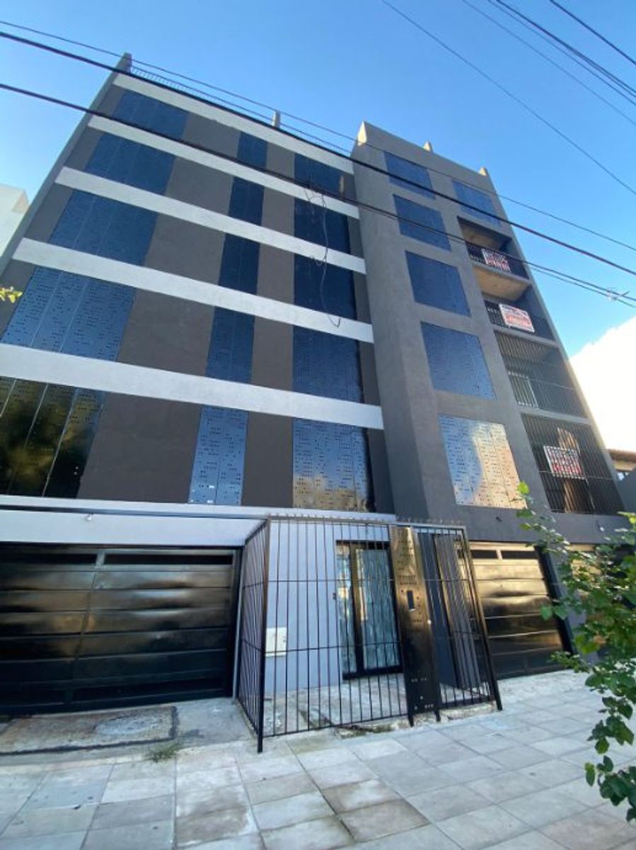 DEPARTAMENTOS DE 2 AMBIENTES C/ BALCON - COCHERAS OPCIONALES - 2