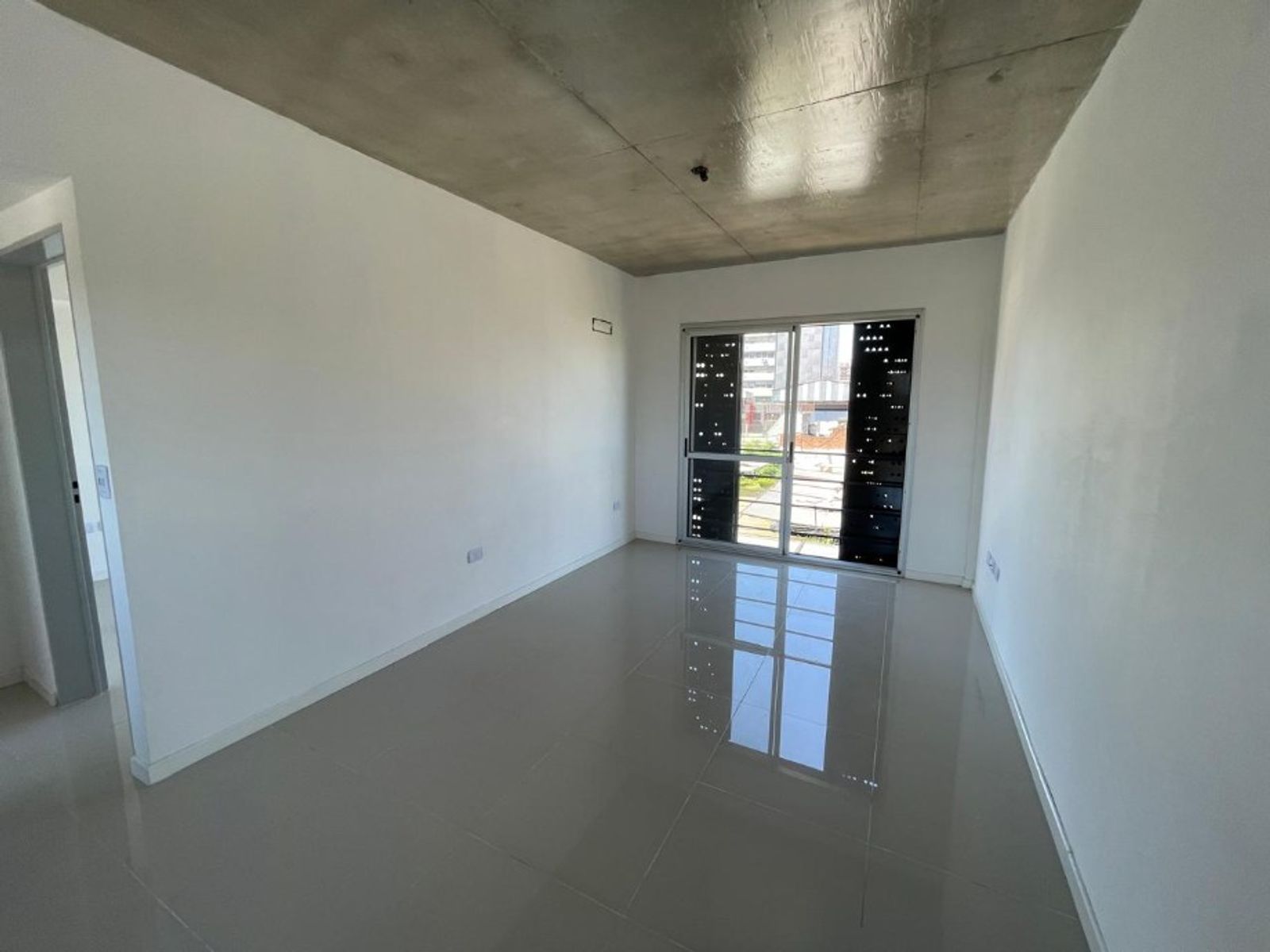 DEPARTAMENTOS DE 2 AMBIENTES C/ BALCON - COCHERAS OPCIONALES - 5