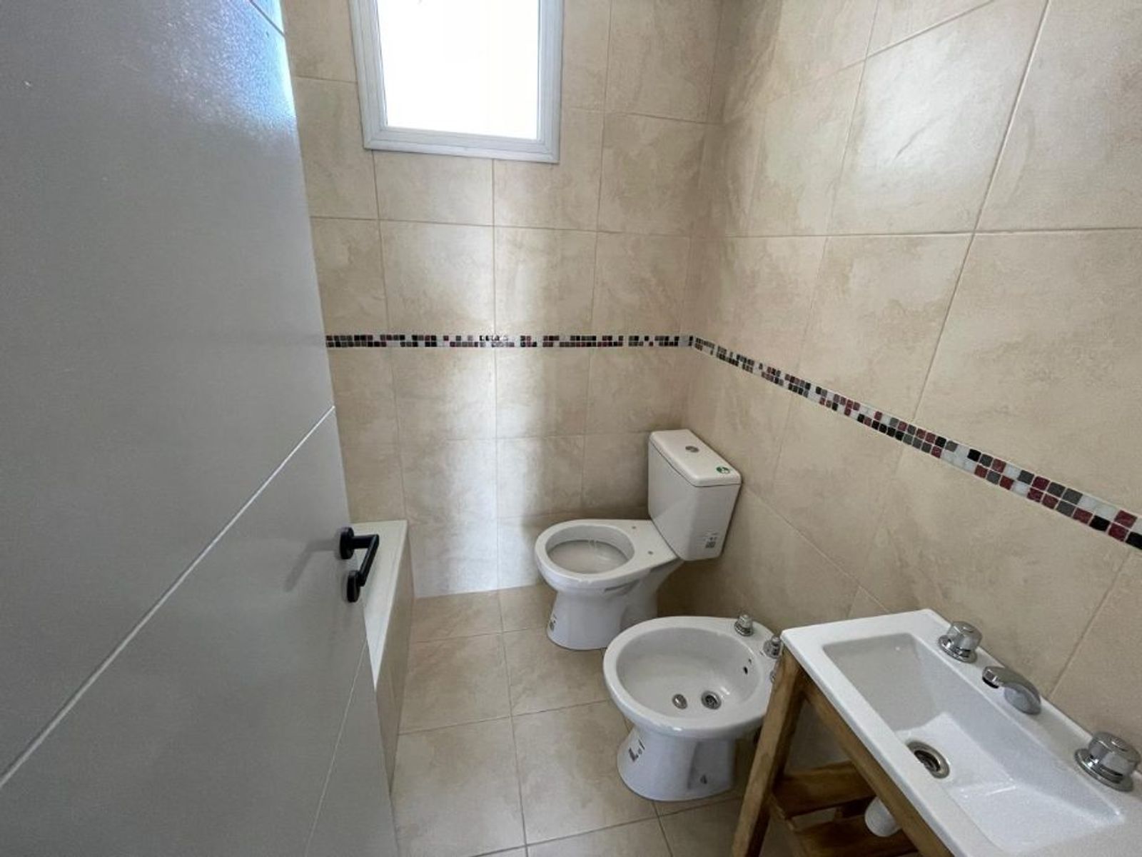 DEPARTAMENTOS DE 2 AMBIENTES C/ BALCON - COCHERAS OPCIONALES - 13