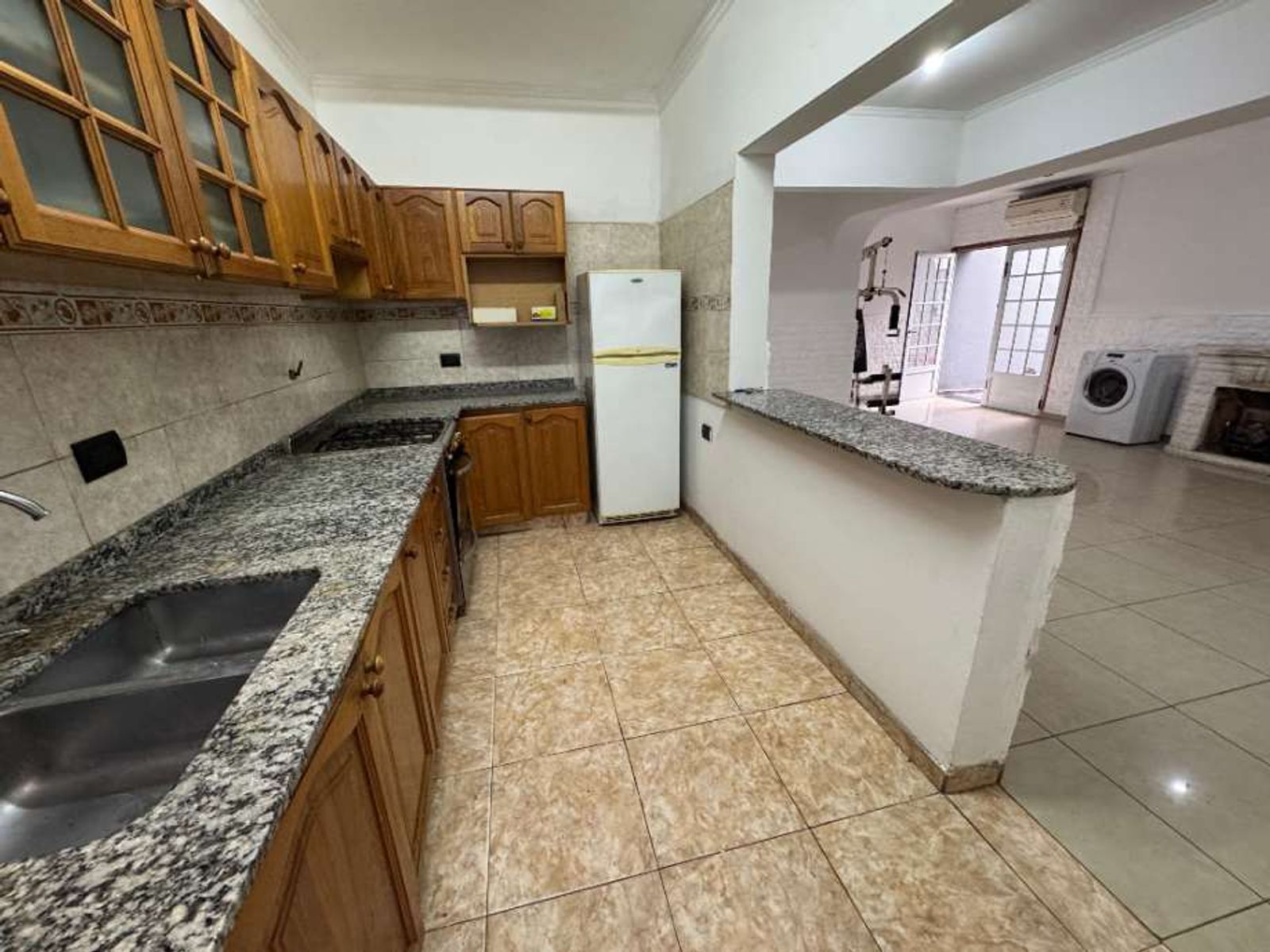 CASA PH DE 3 AMBIENTES EN VENTA - MORON CENTRO - 2